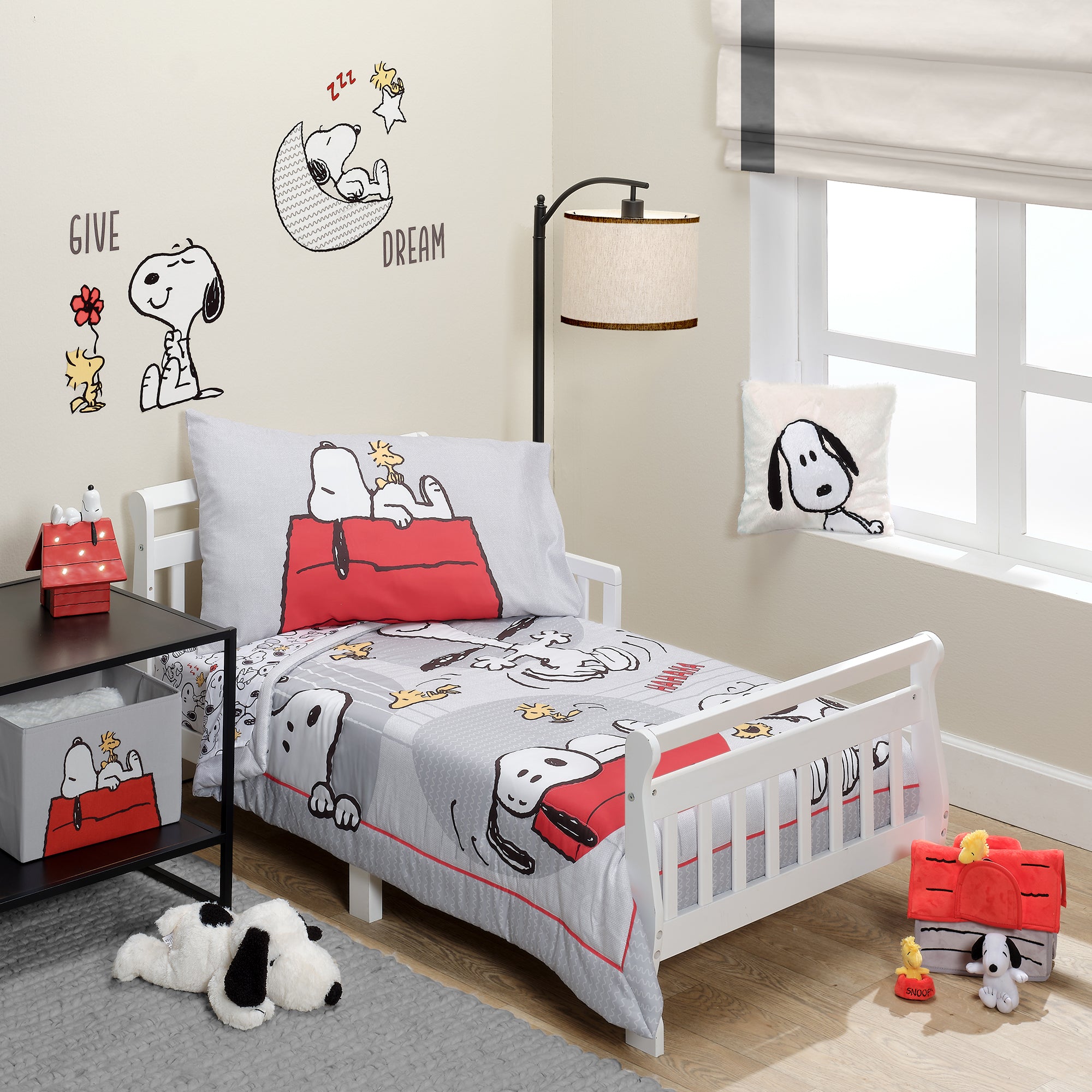 SNOOPY LOVE チーフジョセフスレイト柄 Snoopy Love 4-Piece Toddler Bedding Set - Gray/Red/White – Lambs & Ivy