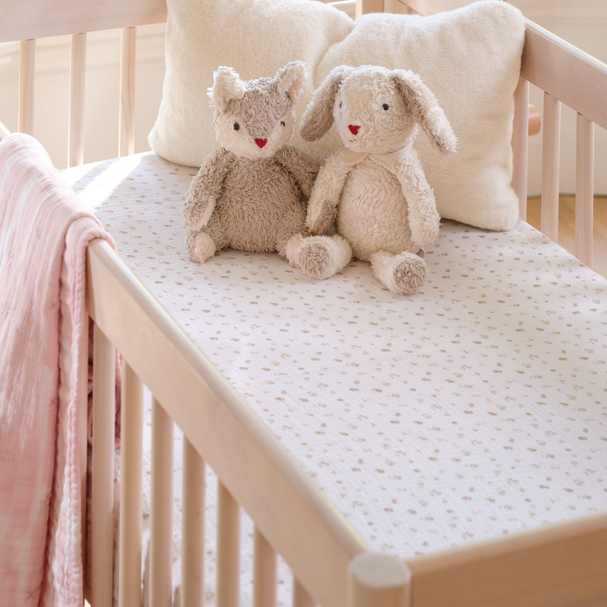 Signature Organic Cotton Floral Fitted Crib Sheet by Lambs & Ivy
