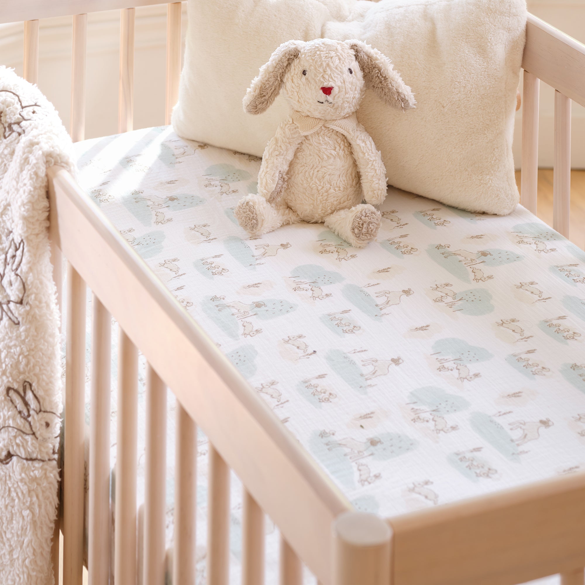 Signature Organic Cotton Meadow Fitted Crib Sheet by Lambs & Ivy