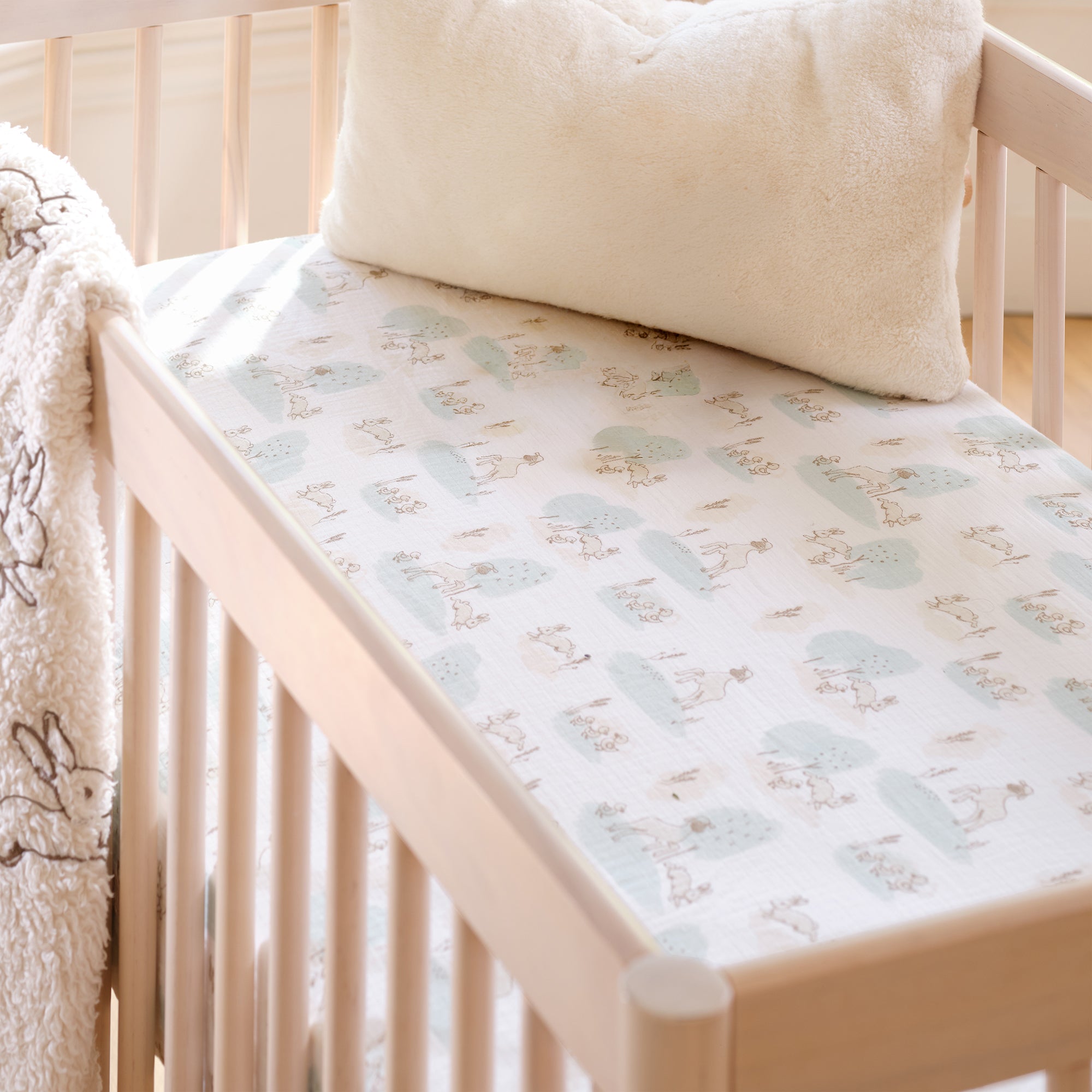 Signature Organic Cotton Meadow Fitted Crib Sheet by Lambs & Ivy
