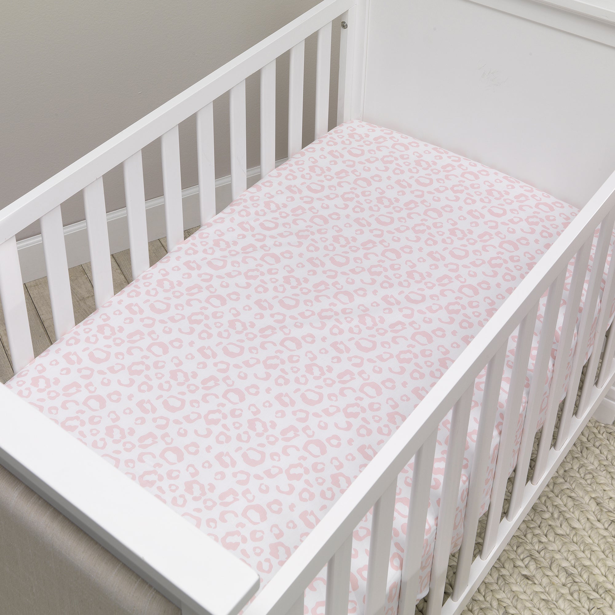 Signature Leopard Organic Cotton Fitted Crib Sheet by Lambs & Ivy